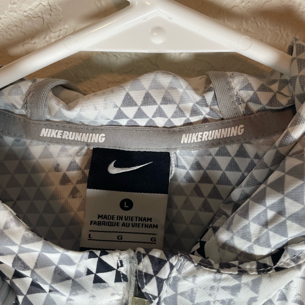 Nike Gray White Floral Running Distance Lightweight Reflective Zip-Up Jacket - Picture 6 of 7